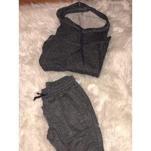 Grey sweat suit 🖤